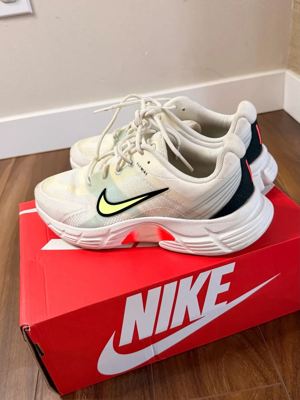 Nike Women's Alphina 5000 Casual Sneakers